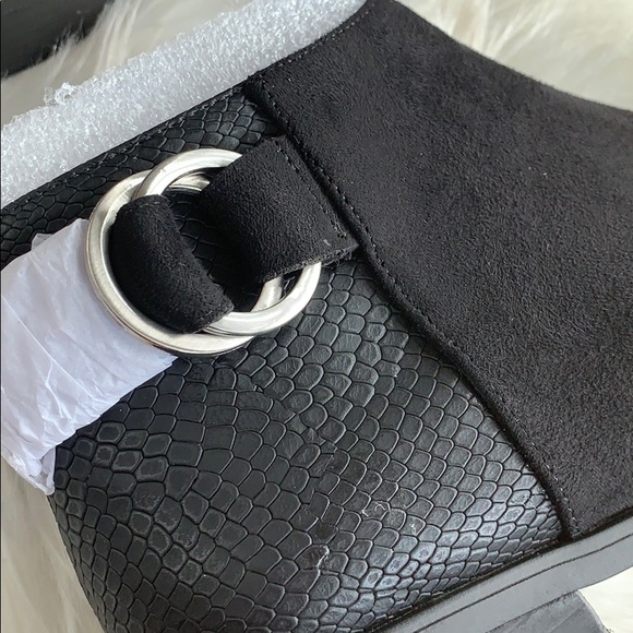 Bella Vita Henley II Bootie Ankle Boot Black Suede - Picture 7 of 9